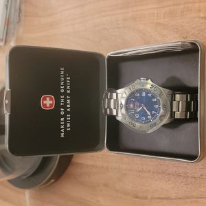 Swiss Army Wenger military watch NWOT